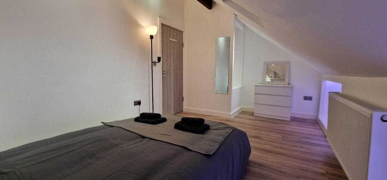 Sapphire Strathnairn Apartment Кардиф Екстериор снимка