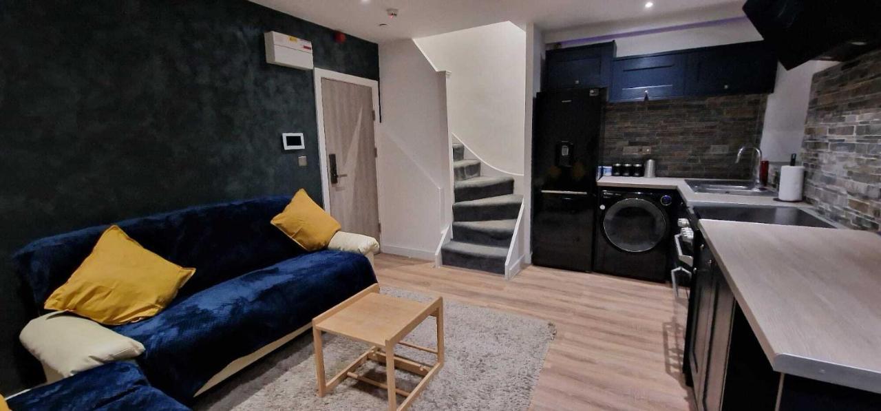 Sapphire Strathnairn Apartment Кардиф Екстериор снимка