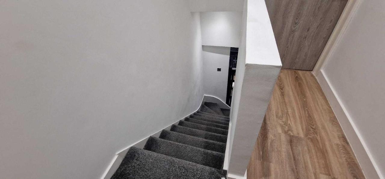 Sapphire Strathnairn Apartment Кардиф Екстериор снимка