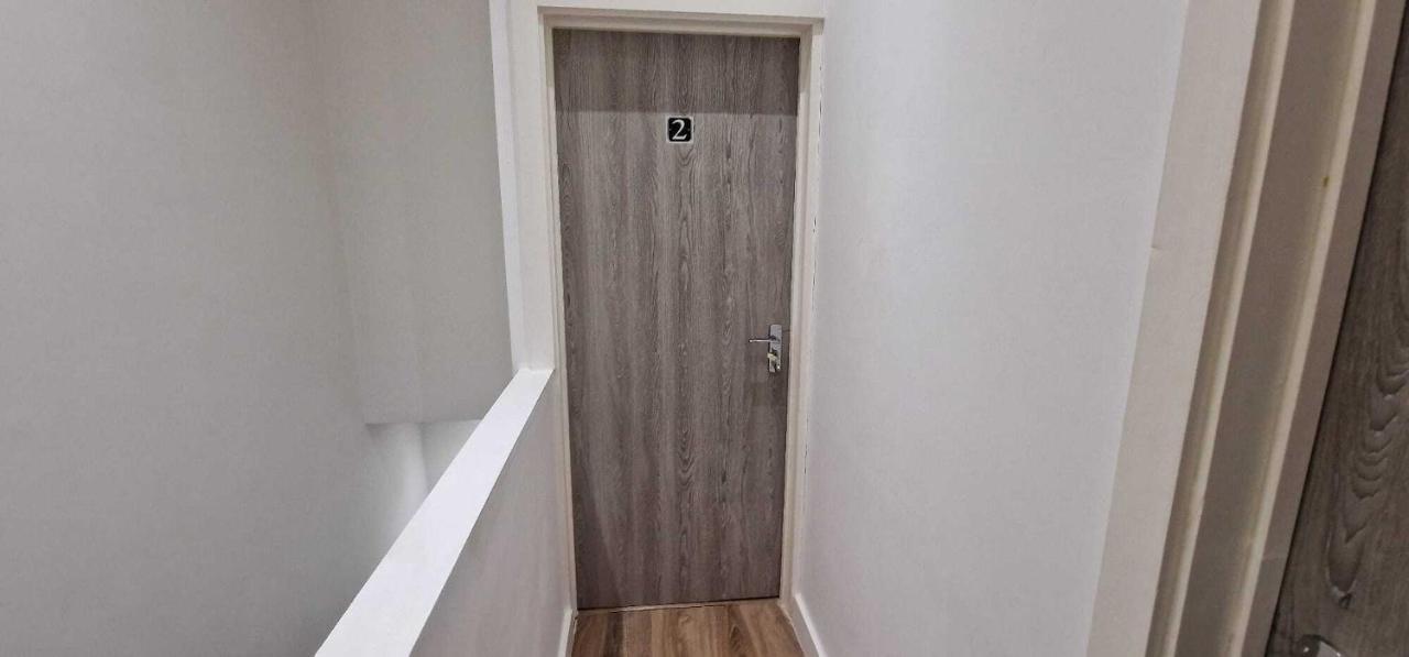 Sapphire Strathnairn Apartment Кардиф Екстериор снимка