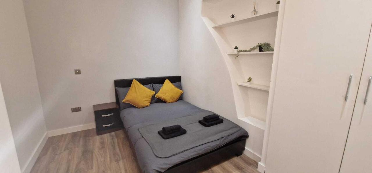 Sapphire Strathnairn Apartment Кардиф Екстериор снимка